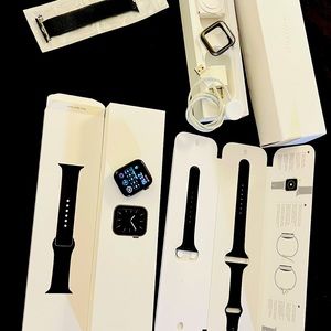 Apple Watch Series 5 GPS + Celular 44mm Space Gray Aluminum Case